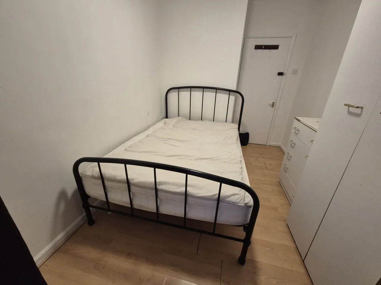 Room Bordars Road in Greater London