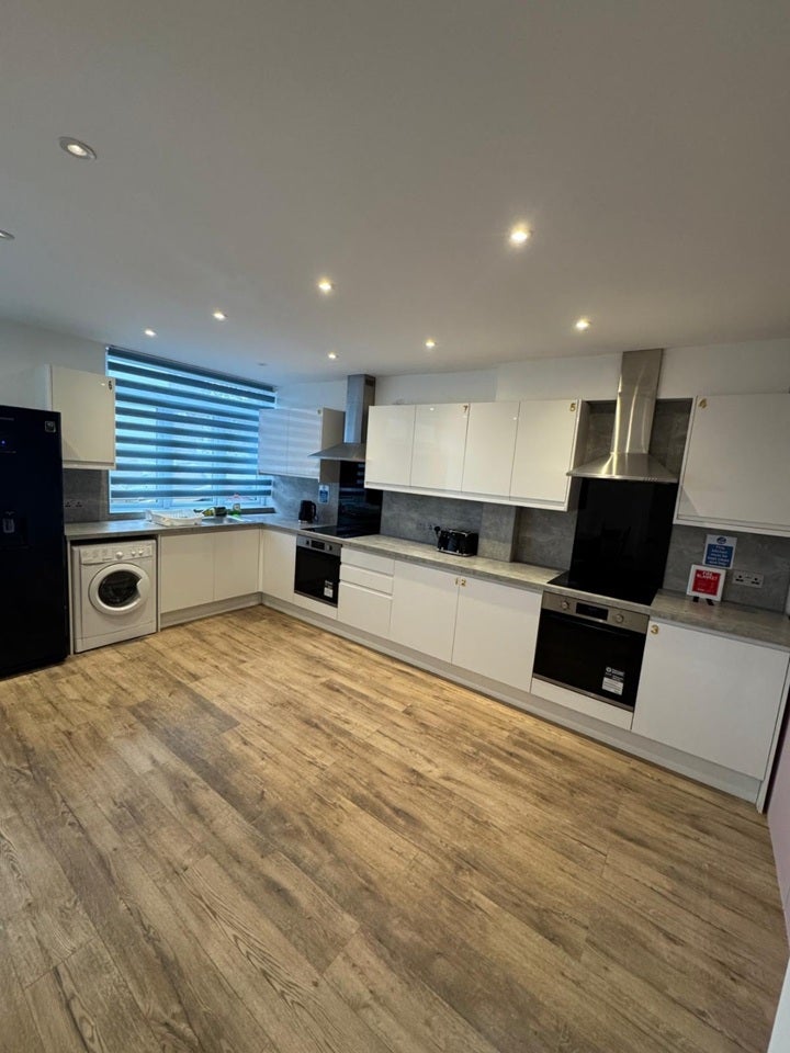 Room Ellesmere Avenue in Greater London