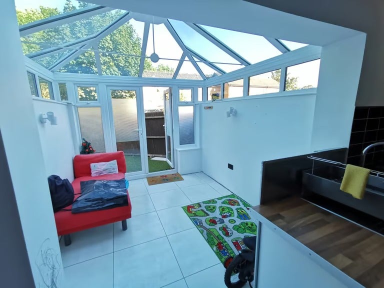 Flat Garrick Drive in Greater London