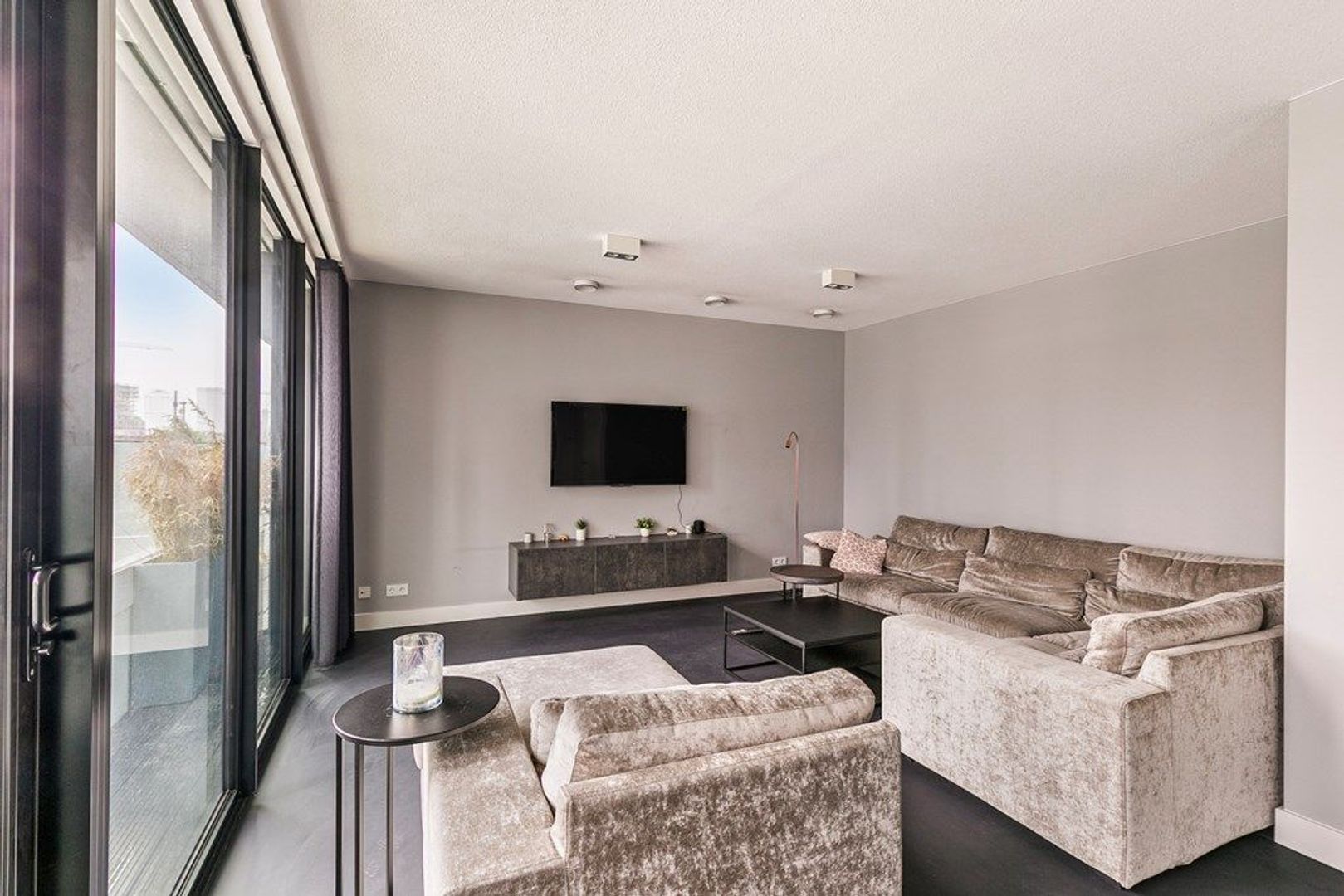 Appartement Wijnhaven 67 N in Rotterdam