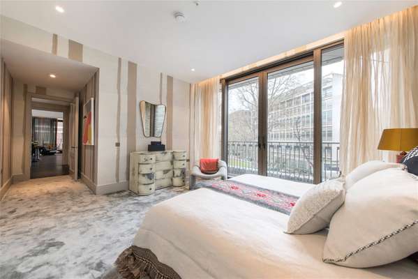 Flat Victoria Street in City of Westminster
