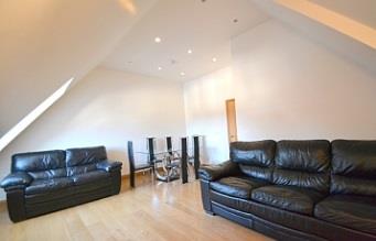 Flat Beechcroft Avenue in Greater London