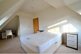 Flat Beechcroft Avenue in Greater London