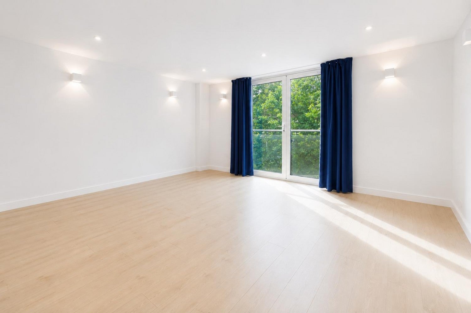 Flat Canute Road in Southampton