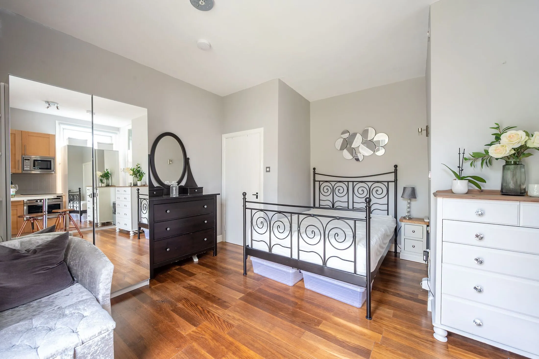 Flat Woodside in Greater London