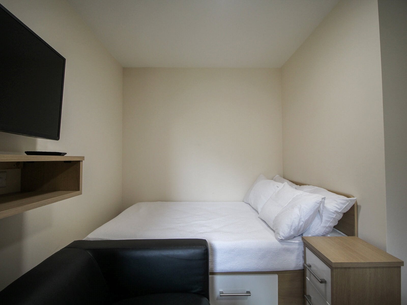 Flat Lofthouse Place in Leeds