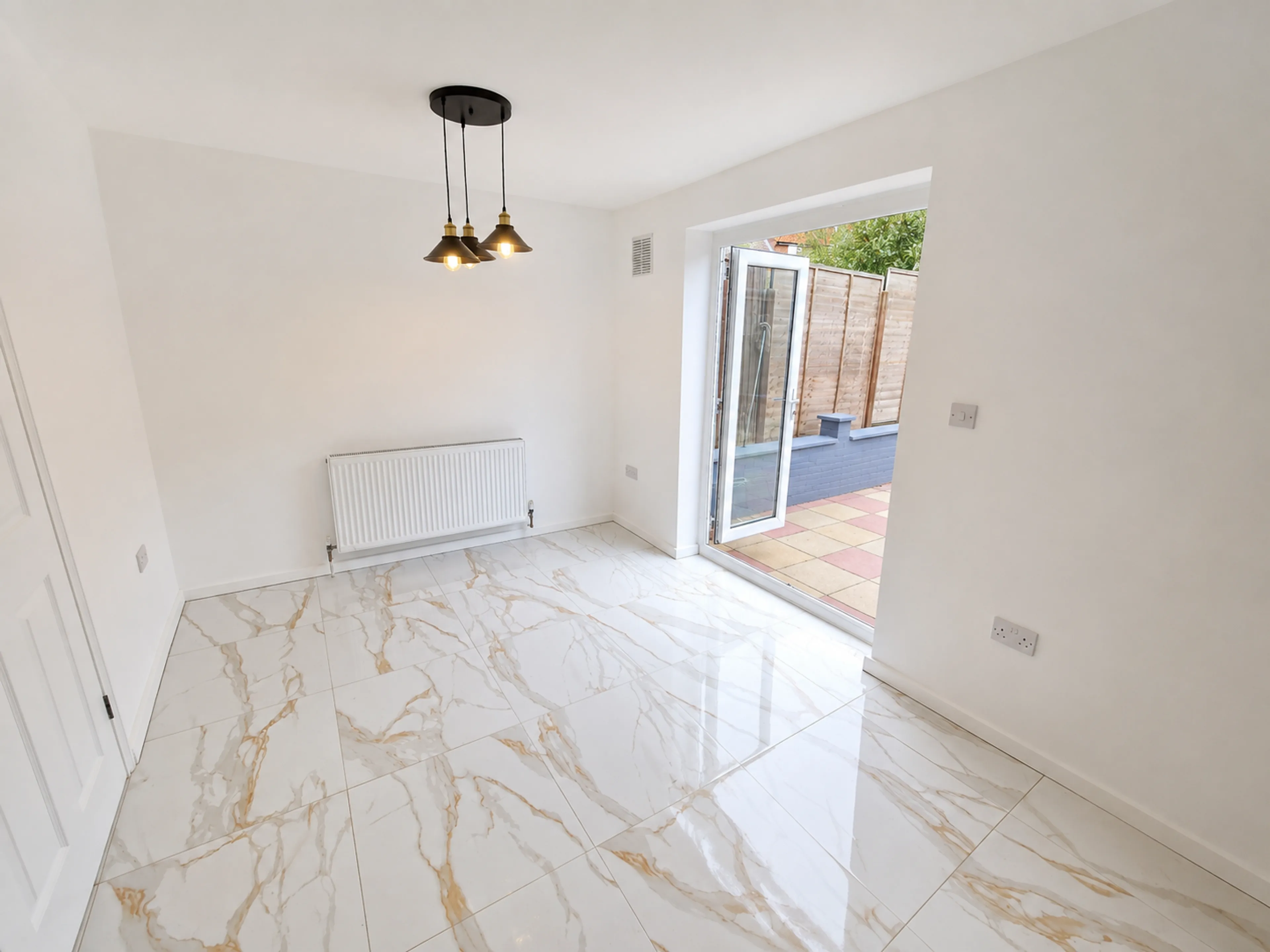 House Holyrood Crescent in St Albans