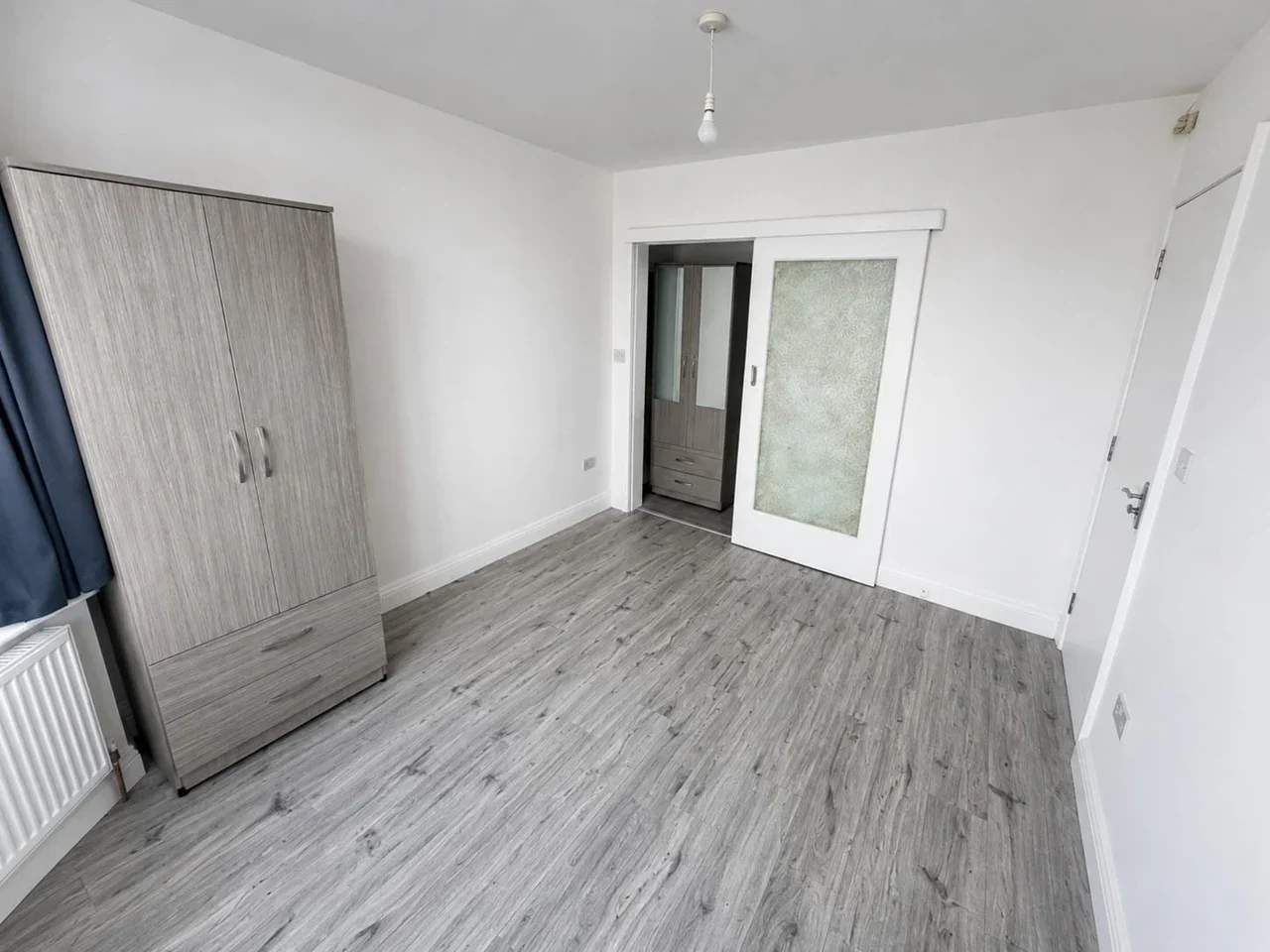 Room Roch Avenue in Greater London