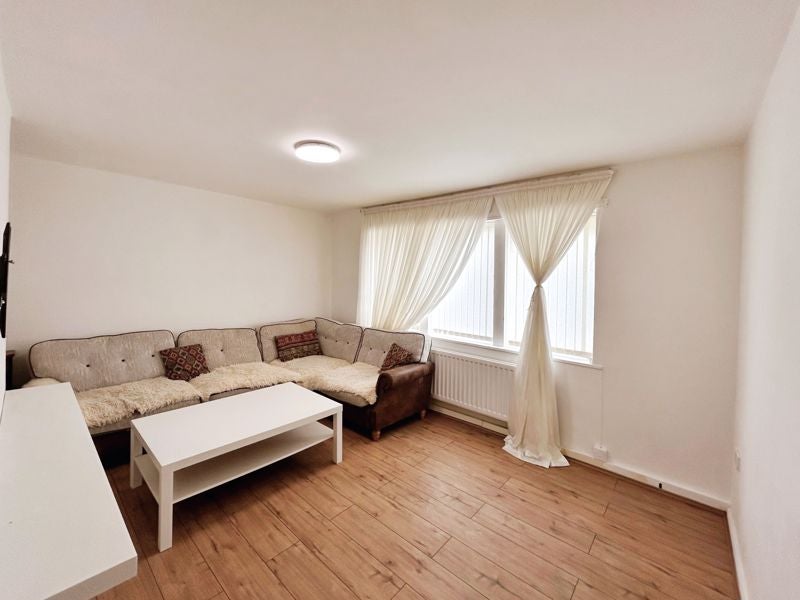 Flat Cuthbert Walk in Newcastle upon Tyne