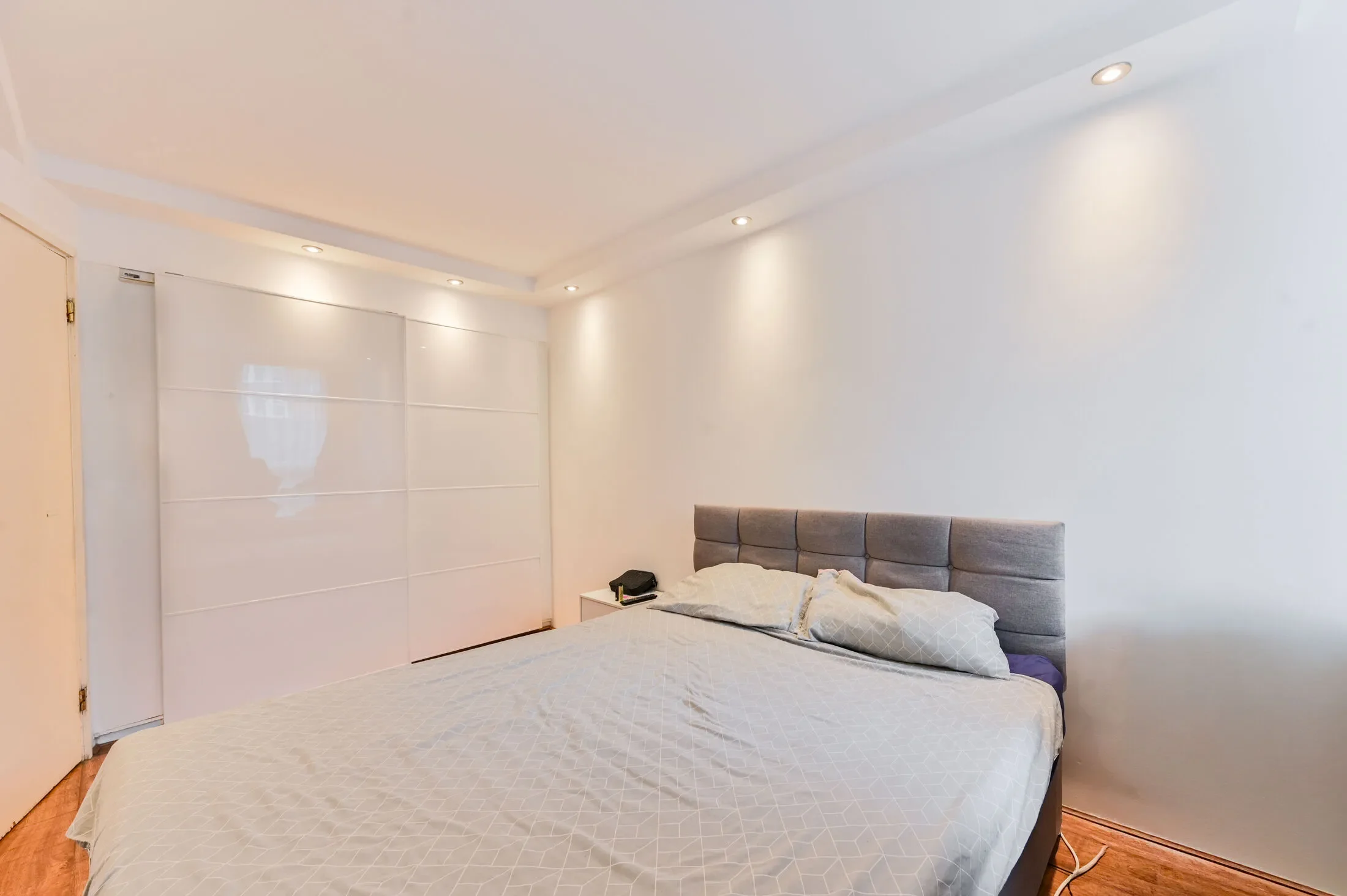 Flat Wallis Close in Greater London