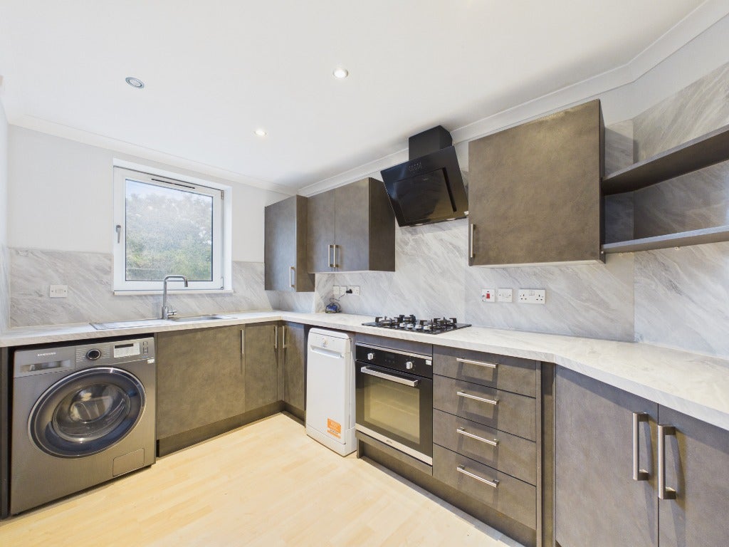 Flat Ann Terrace in City of Edinburgh