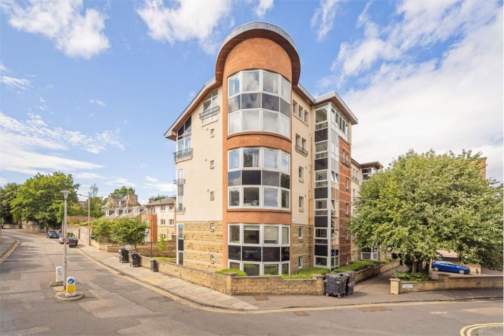 Flat Ann Terrace in City of Edinburgh
