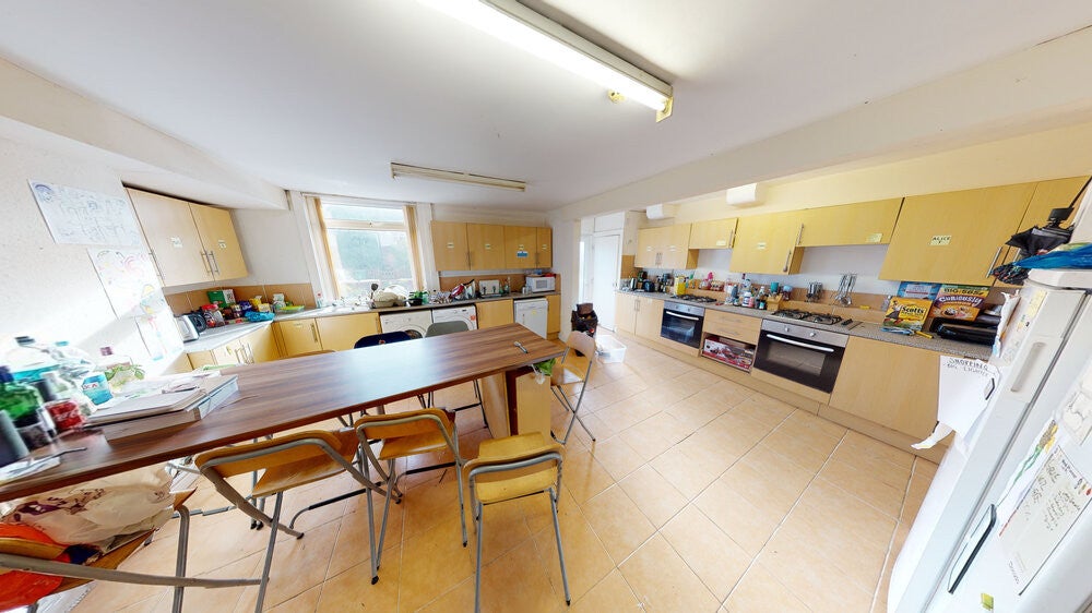 Flat Manor Terrace in Leeds