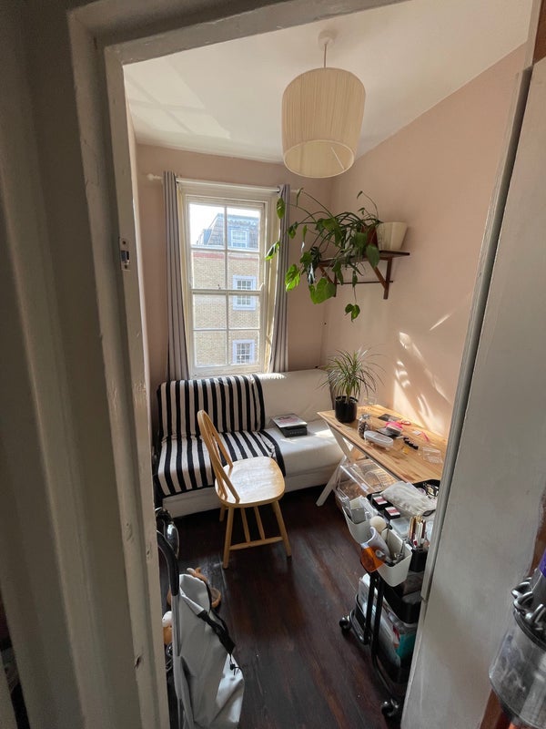 Room Canon Beck Road in Greater London