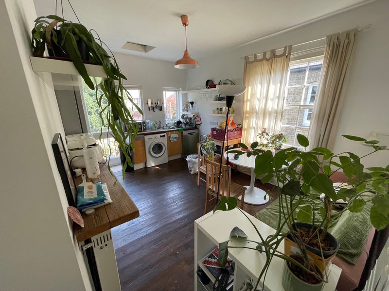 Room Canon Beck Road in Greater London
