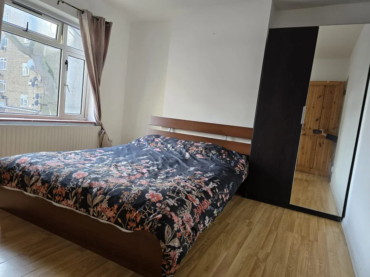Room Clapham Road Estate in Greater London