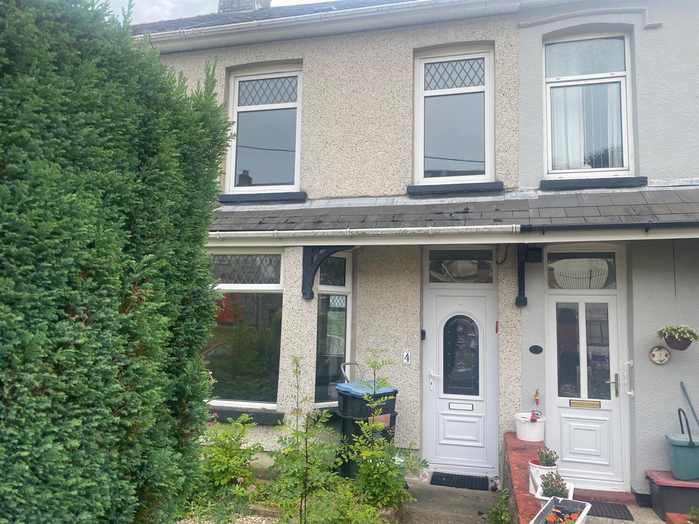 Flat Pen y Graig Terrace in Llanhilleth