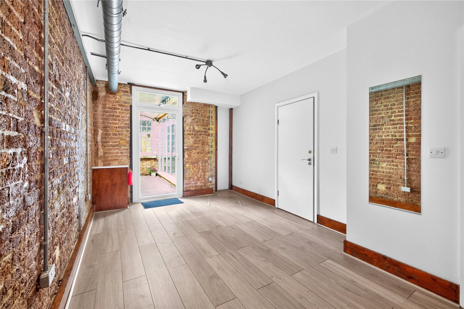 Flat Netley Street in Greater London