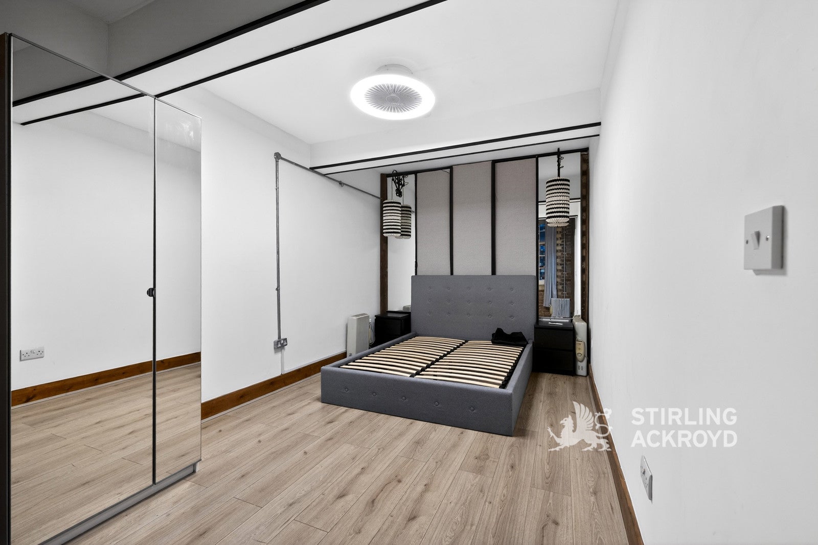 Flat Netley Street in Greater London
