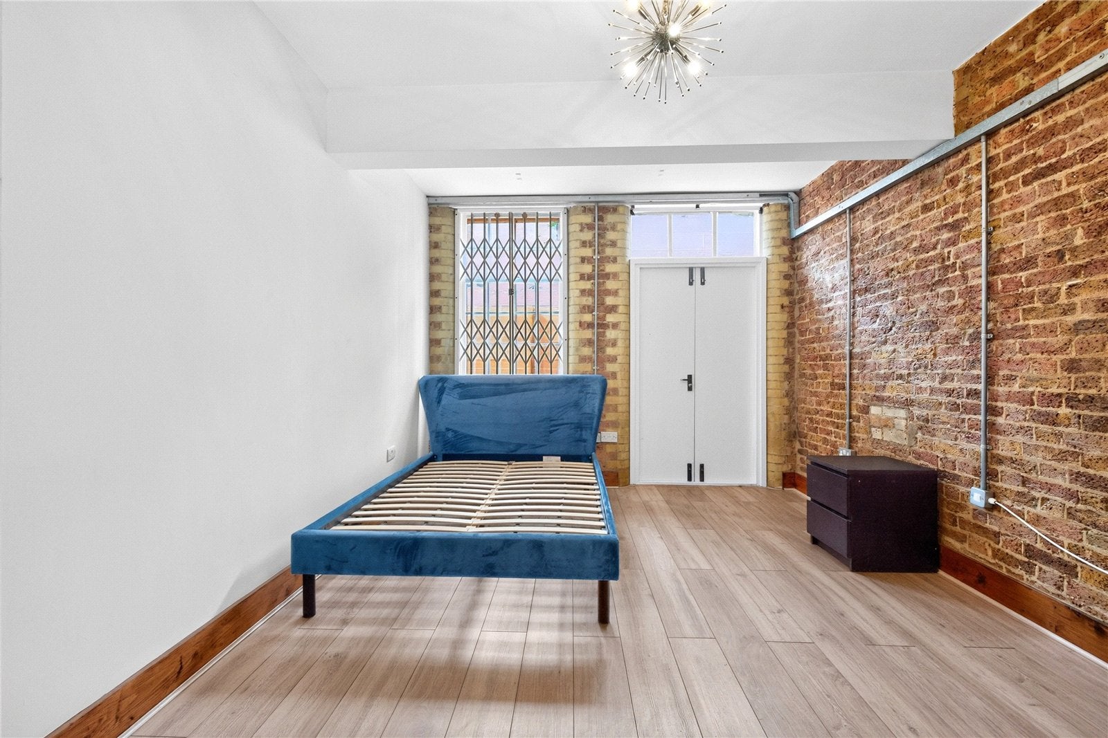 Flat Netley Street in Greater London