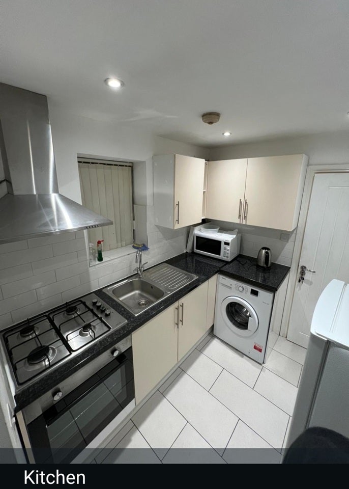 Flat Kitchener Road in High Wycombe