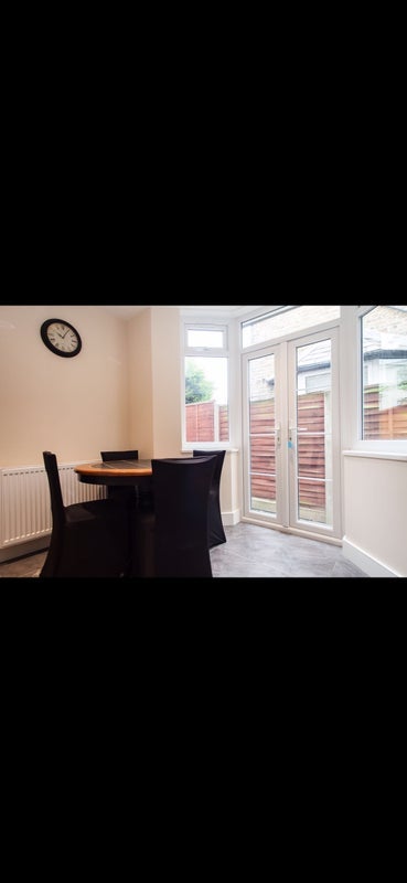 Room Waverley Road in Greater London