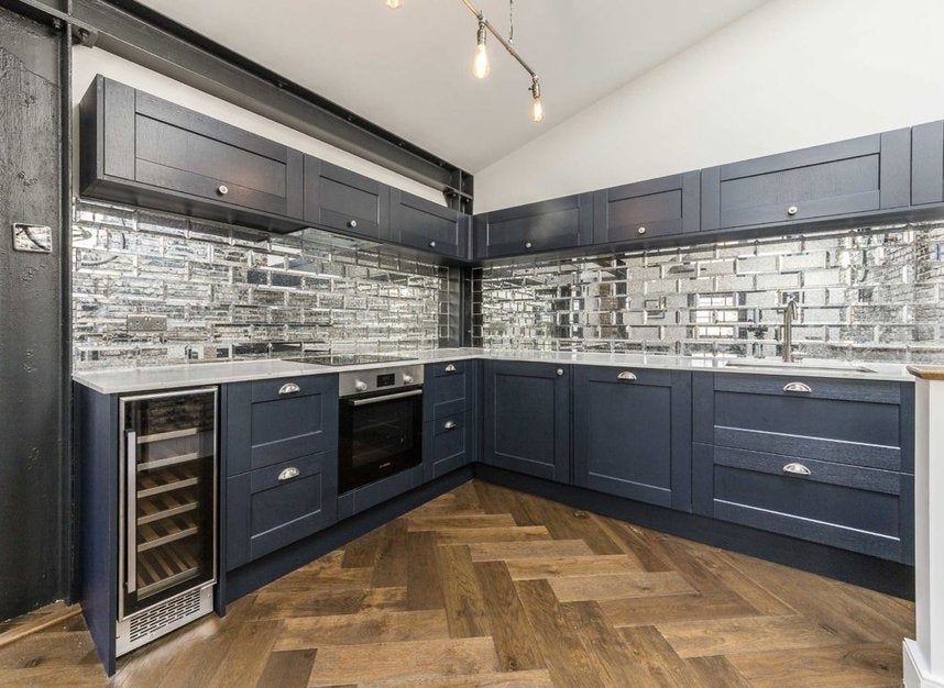 Flat Edgel Street in Greater London