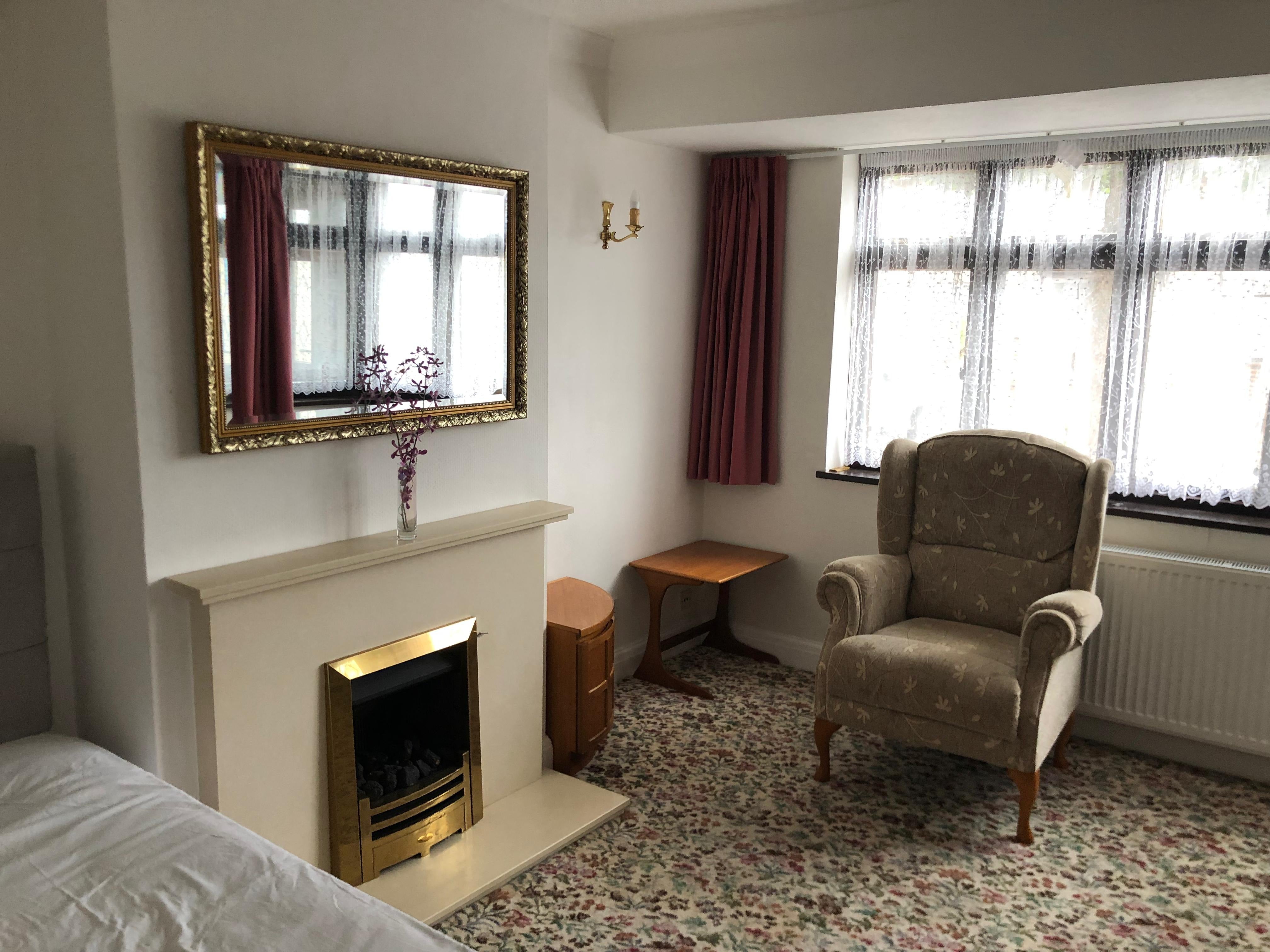 Flat St Nicholas Avenue in Greater London