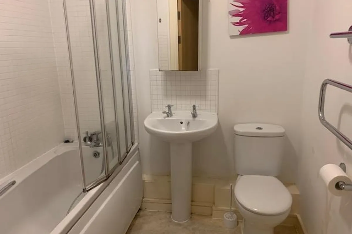 Flat Overstone Court in Cardiff