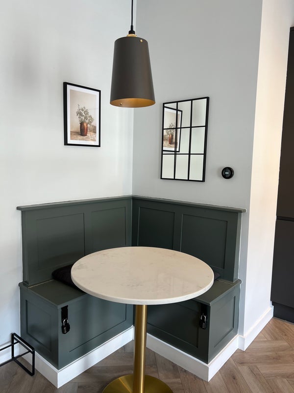 Flat Northcote Road in Greater London