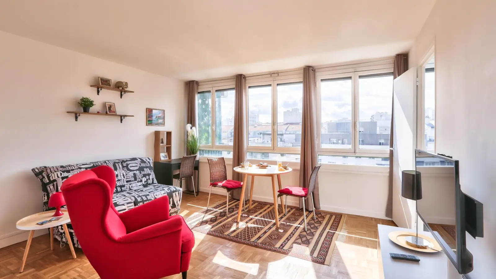 Flat Rue de Crimée in Paris