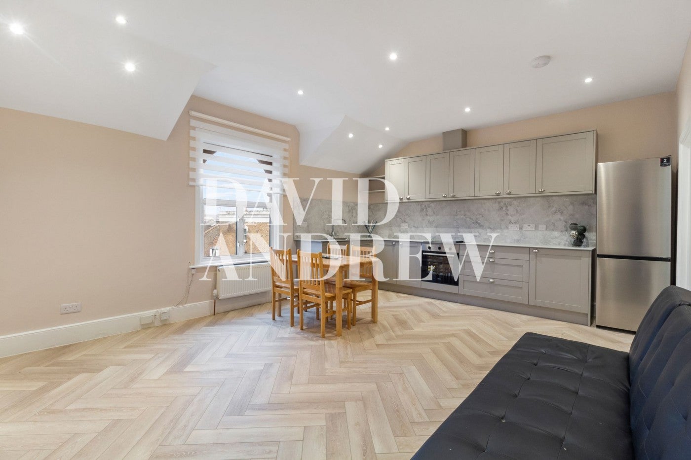 Flat Highbury Park in Greater London