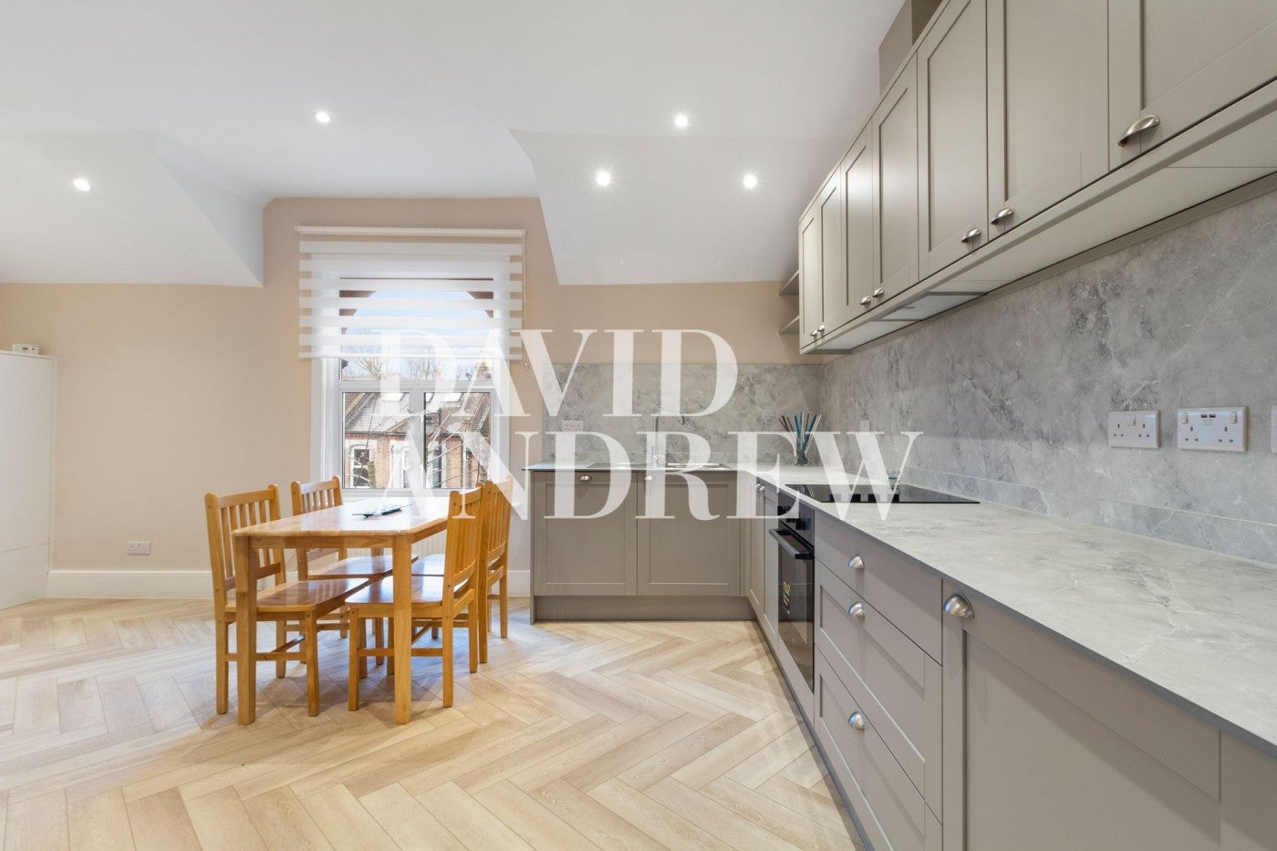 Flat Highbury Park in Greater London
