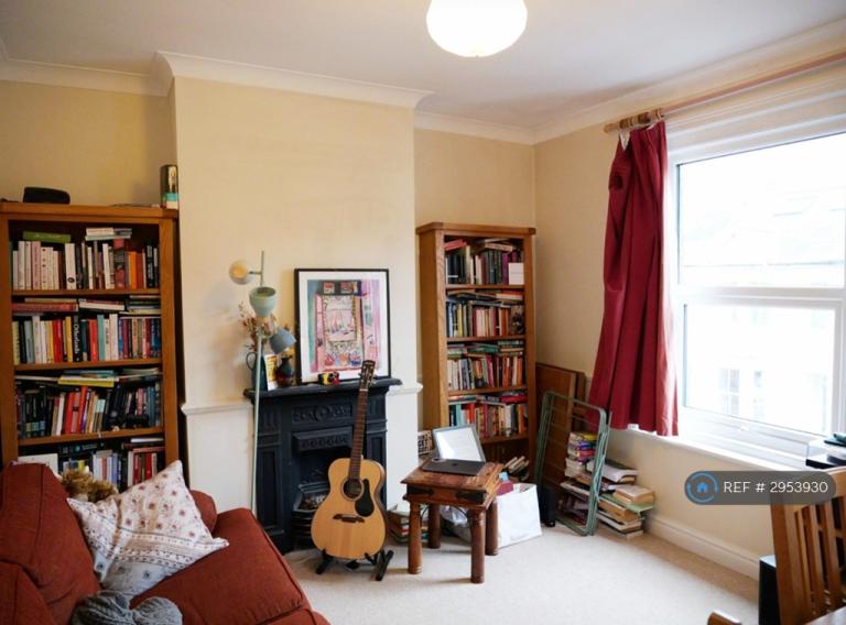 Flat Brassey Road in Winchester