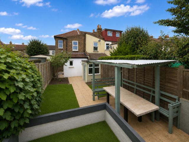 House Lancing Road in Greater London