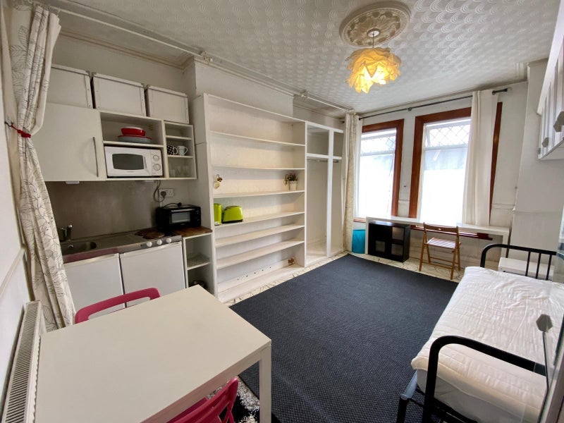 Room Torridon Road in Greater London