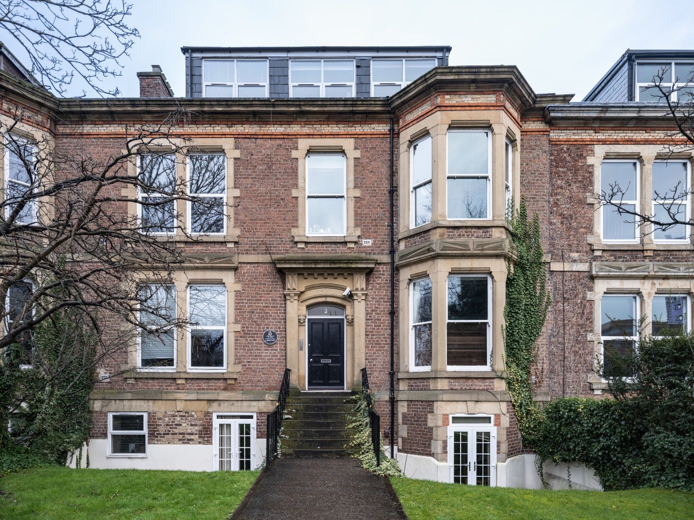 Flat Osborne Terrace in Newcastle upon Tyne