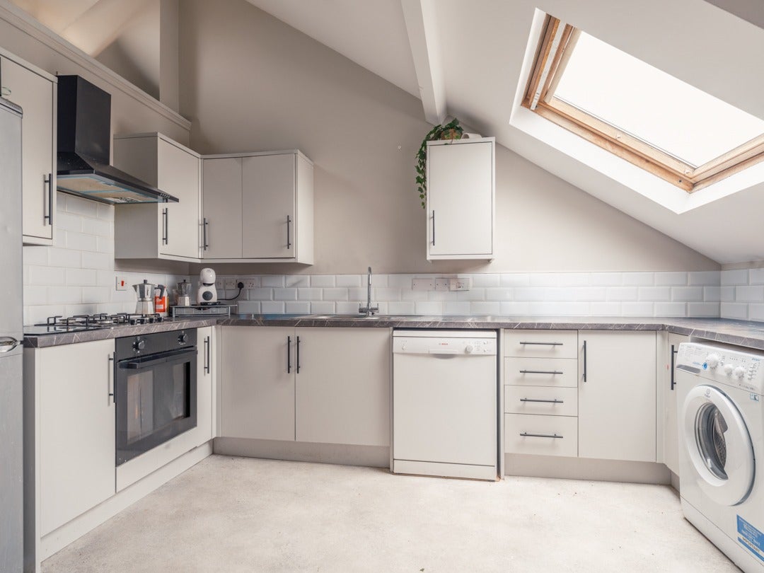 Flat Osborne Terrace in Newcastle upon Tyne