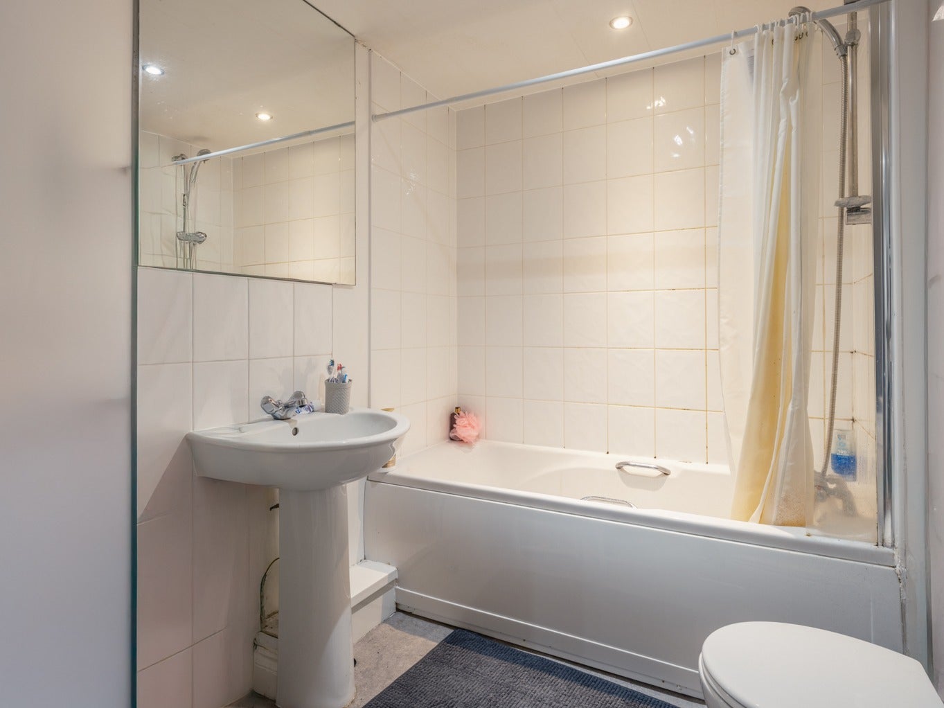 Flat Osborne Terrace in Newcastle upon Tyne