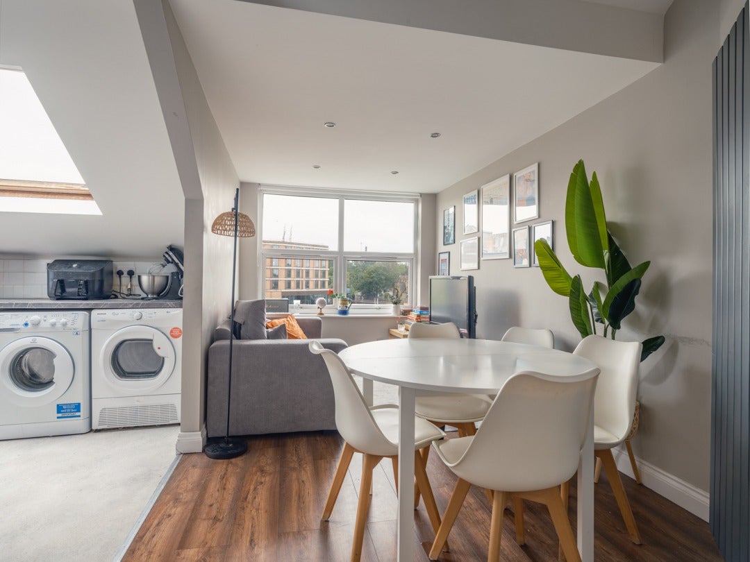 Flat Osborne Terrace in Newcastle upon Tyne