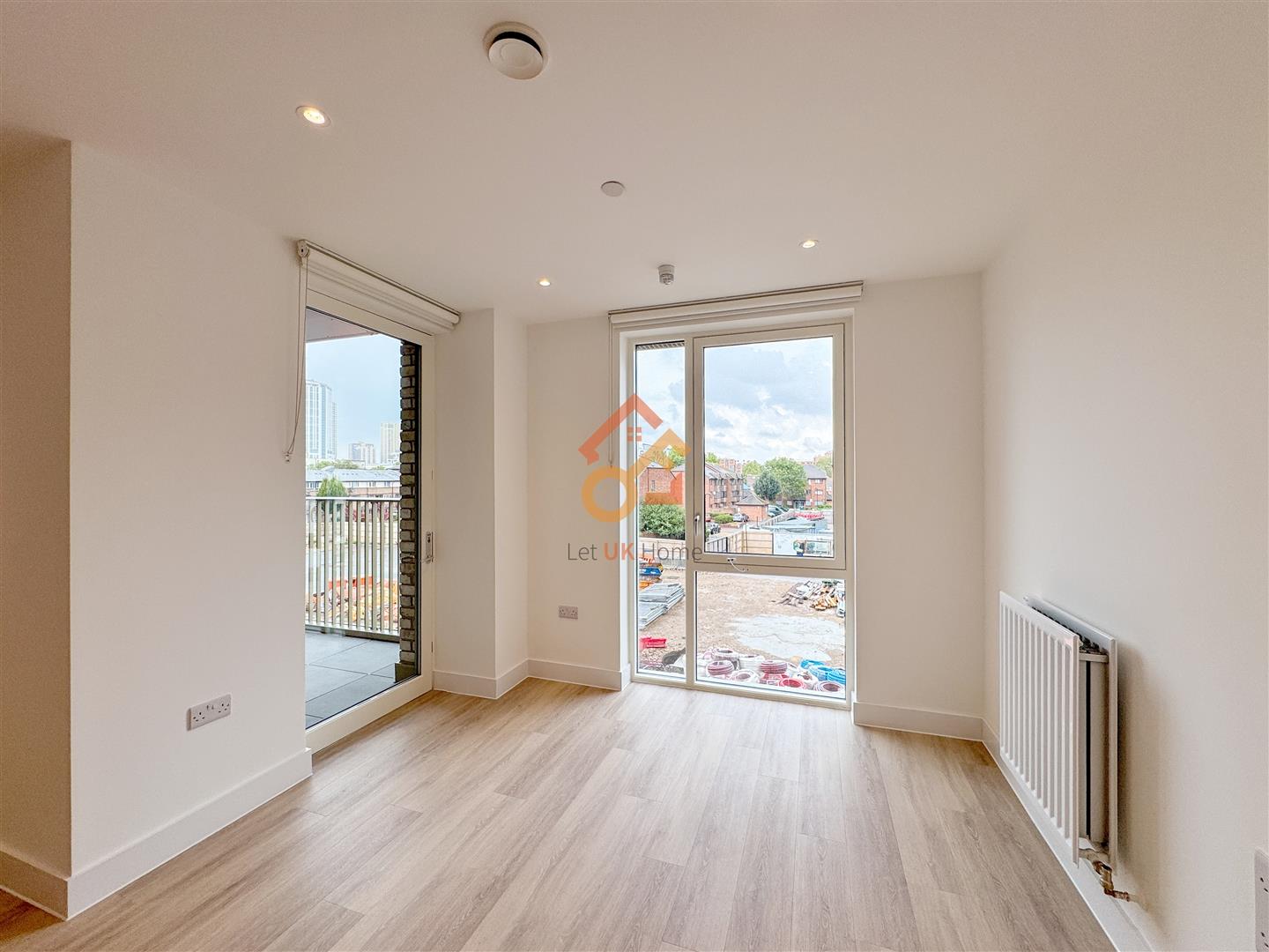 Flat Clarendon Path in London