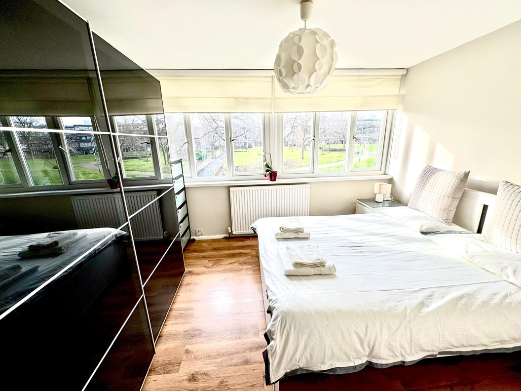 Flat Carey Gardens in Greater London