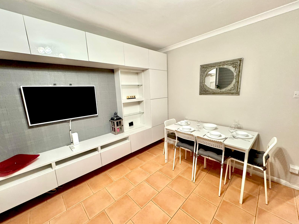 Flat Carey Gardens in Greater London