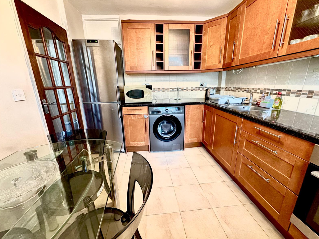 Flat Carey Gardens in Greater London