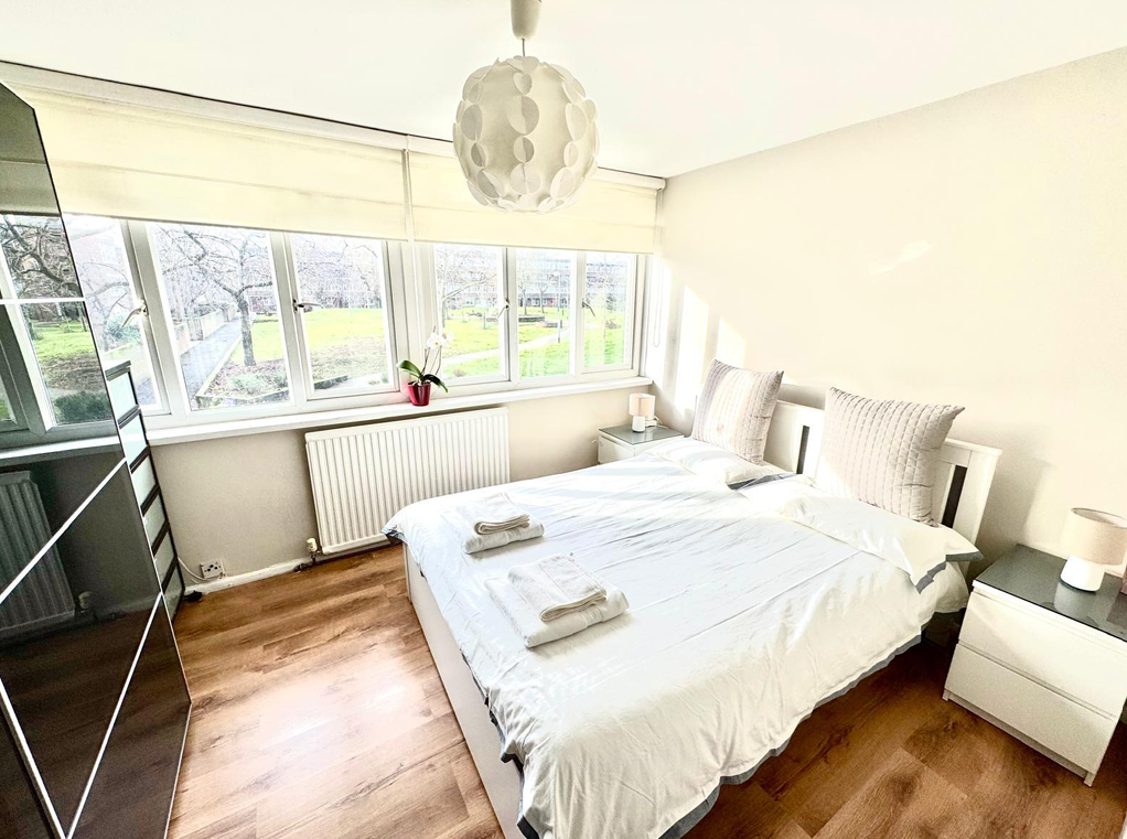 Flat Carey Gardens in Greater London