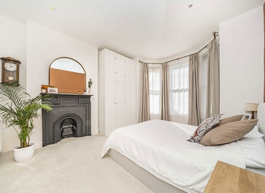 Flat Concanon Road in Greater London