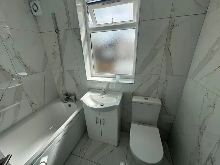 Flat Tilney Road in Greater London