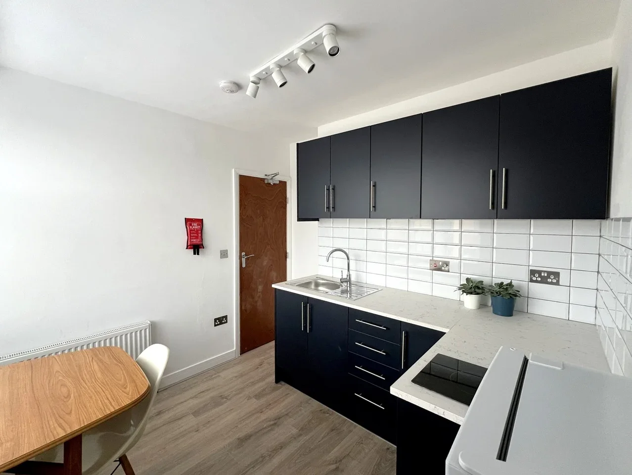 Flat Stafford Road in Greater London