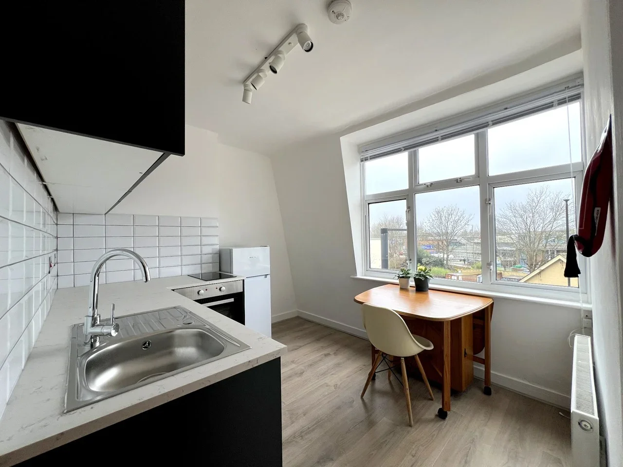 Flat Stafford Road in Greater London