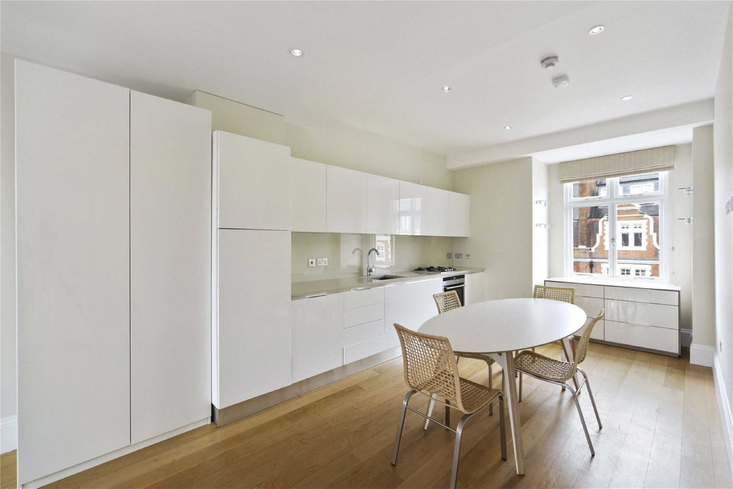 Flat Palace Court in City of Westminster